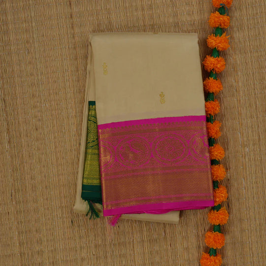 Ganga Jamuna Borders: The Heritage of Dual-Tone Kanjivarams