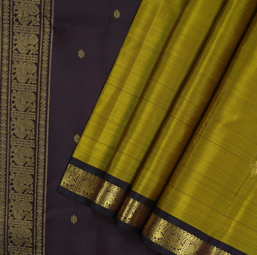 https://hayagrivassilkhouse.com/collections/vintage-kanjivaram-silk-sarees/products/hayagrivas-handloom-sampanga-green-kanjivaram-silk-saree-with-nagapazham-border-kbe2000l4-5