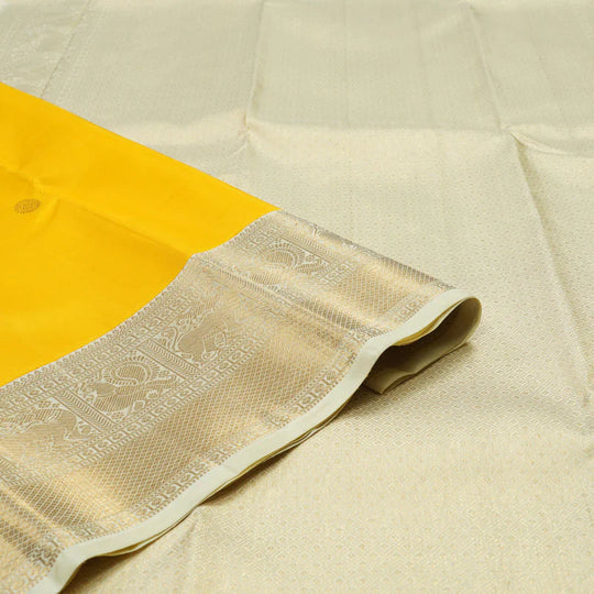 The Art of Korvai: Why Contrast Borders Make Kanjivarams Iconic