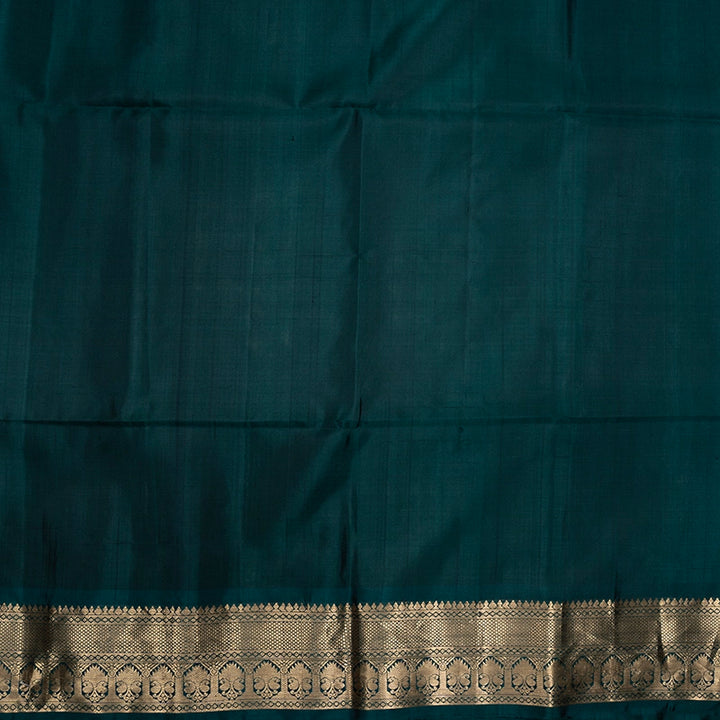 Hayagrivas Half-White Handloom Ikkat Soft Silk Saree KBE2150A2-18