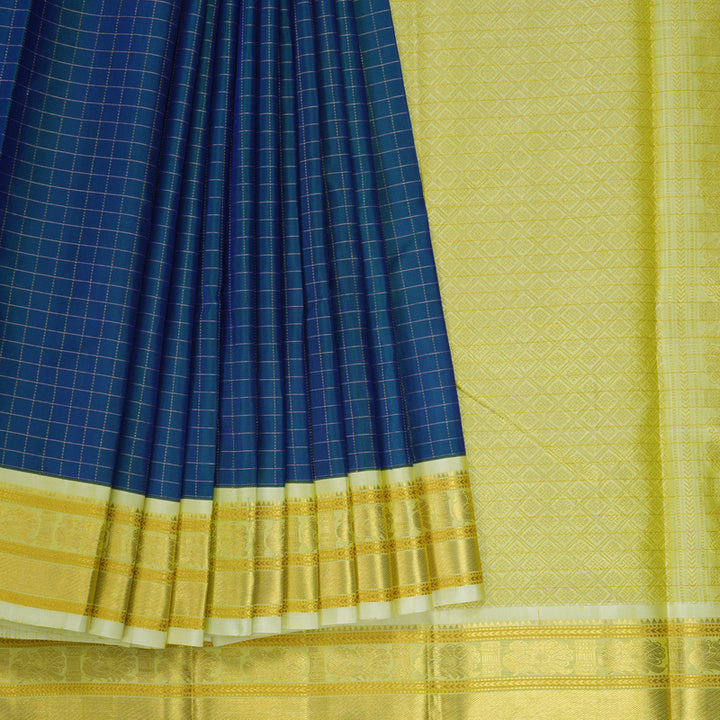 Hayagrivas Handloom Mayilkazhuthu Kanjivaram Silk Saree with Pista Green Border KBE2466C2-1