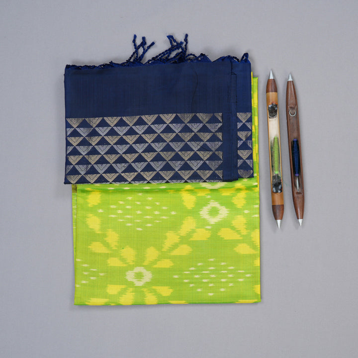 Hayagrivas Fluorescent Green Handloom Soft Silk Saree with Blue Border BBD1125K4-4