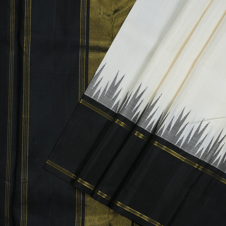 Hayagrivas Handloom Pristine White Kanjivaram Silk Saree with Black Border BBD1506A1-2