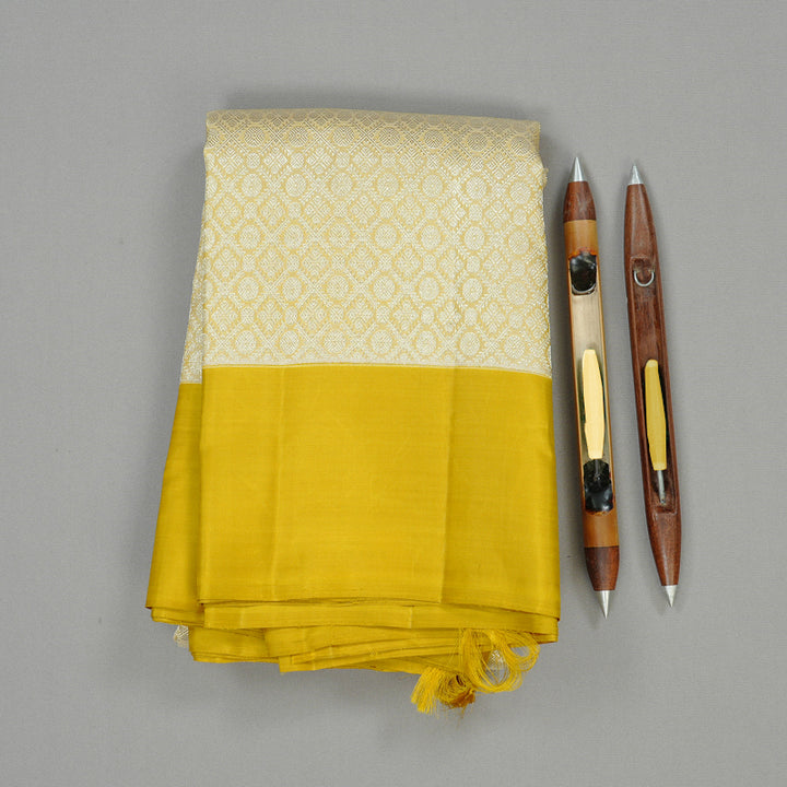 Hayagrivas Lemon Yellow Handloom Kanjivaram Silk Saree KBD2069C11-1