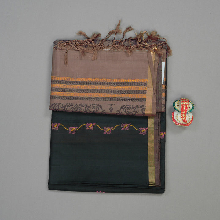 Hayagrivas Handloom Soft Silk Saree in Stylish Black KBE101D5-45