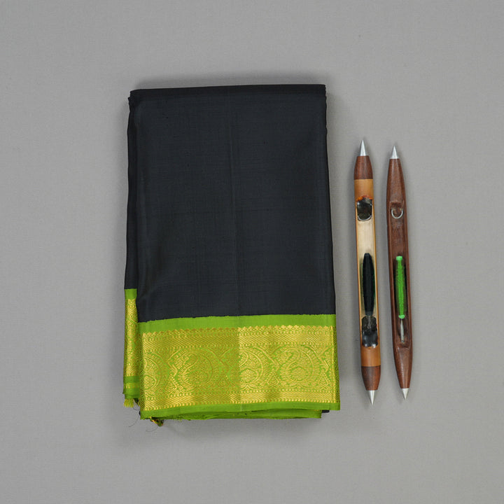 Hayagrivas Handloom Black Kanjivaram Silk Saree with Parrot Green Border KBE2022L2-4