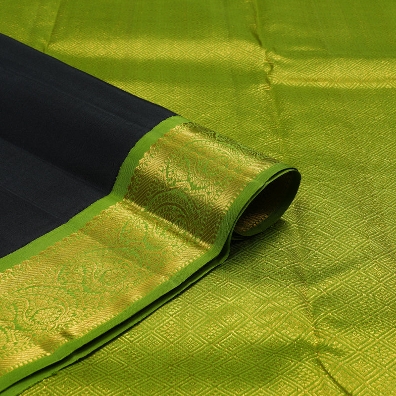 Hayagrivas Handloom Black Kanjivaram Silk Saree with Parrot Green Border KBE2022L2-4