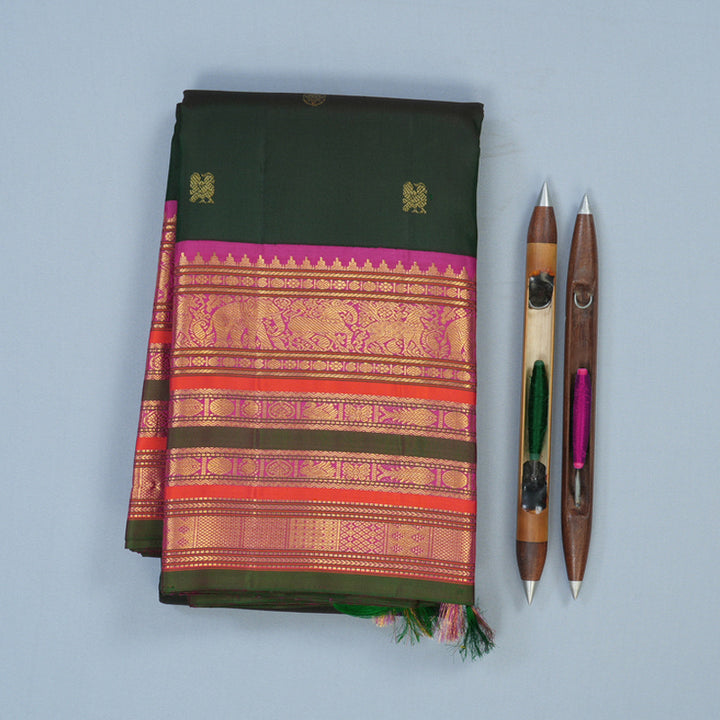 Hayagrivas Handloom Karum Pachai Kanjivaram Silk Saree with Magenta Border KBE2086A4-2