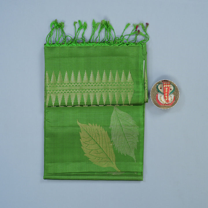 Hayagrivas Leaf Green Handloom Soft Silk Saree KBE2154A2-4