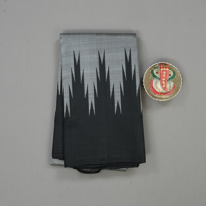 Hayagrivas Handloom Silver Grey Kanjivaram Silk Saree with Black Border KBE854H2-7