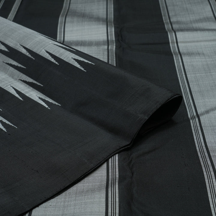 Hayagrivas Handloom Silver Grey Kanjivaram Silk Saree with Black Border KBE854H2-7